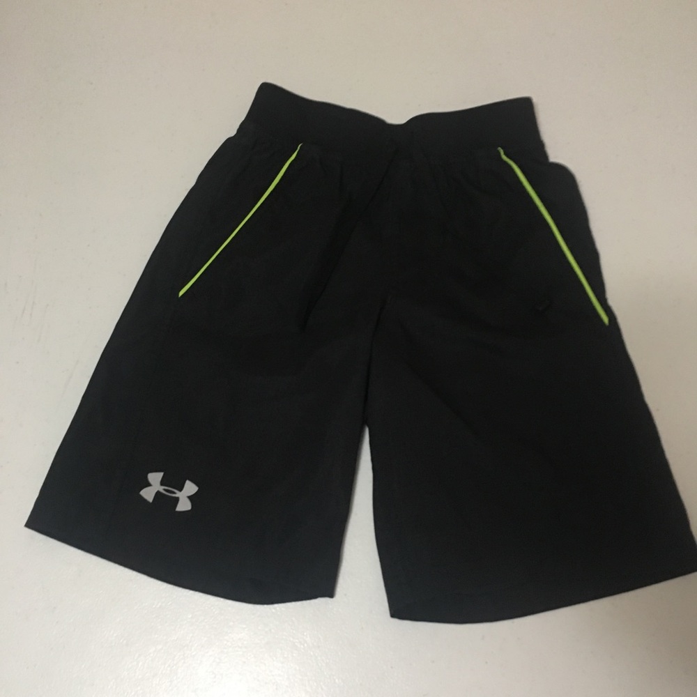 Youth small Under Armour shorts